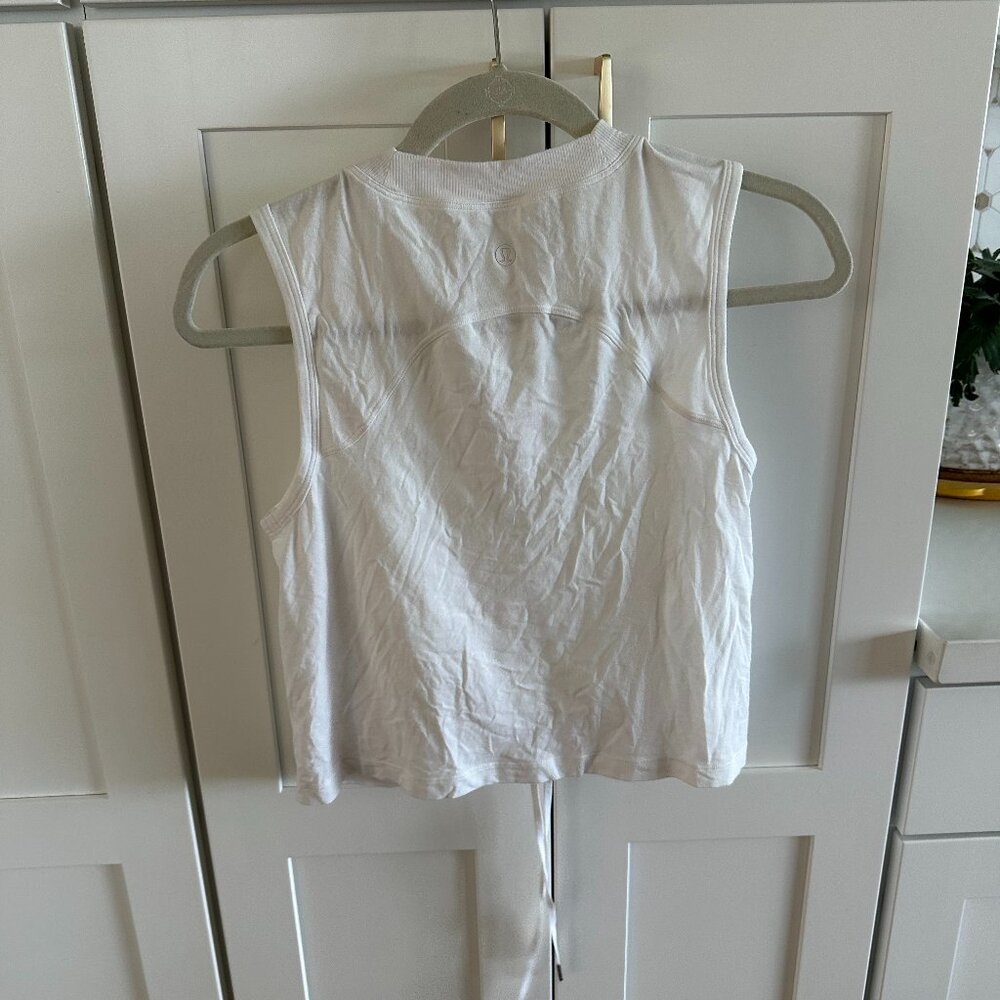 Lululemon cinch me up front tank - Picture 6 of 6
